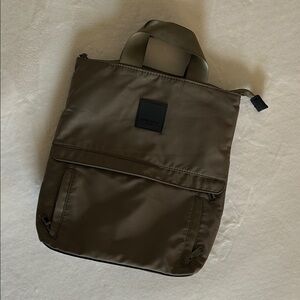 NWOT Cynthia Rowley Olive Green Nylon Everyday Zipper Lightweight Backpack Bag